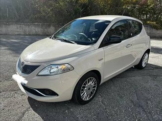 ypsilon 3ª serie ypsilon 1.2 69 cv 5 porte gpl ecochic gold