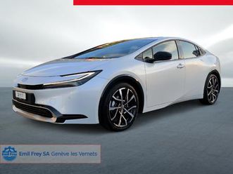 toyota prius 2.0 plug-in-hybrid style: réserver un essai sur route !