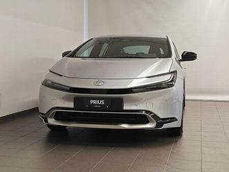 toyota prius 2.0 plug-in-hybrid style: réserver un essai sur route !