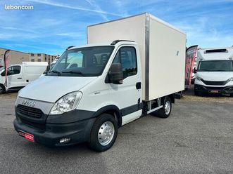 daily châssis cabine 2.3 l boite auto 35s11 caisse isotherme