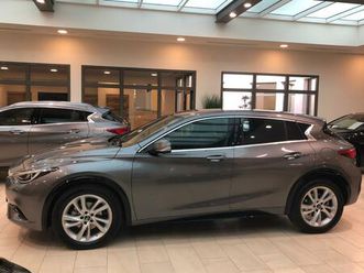 q30 1.6t luxe tech fwd dct