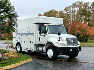 used 2011 international 4400 diesel service truck with pto & trailer tow package