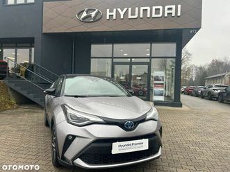 toyota c-hr 2.0 hybrid selection