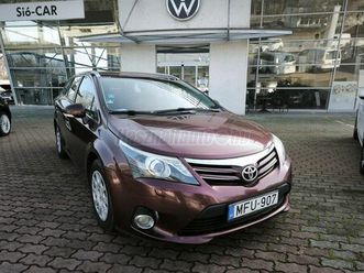 toyota avensis wagon 2.0 d-4d sol