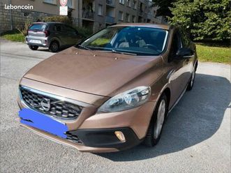 volvo v40 cross country