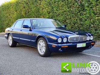 JAGUAR XJ XJ8 xj8-4-0-v8-32v-284-cv-automatic-executive