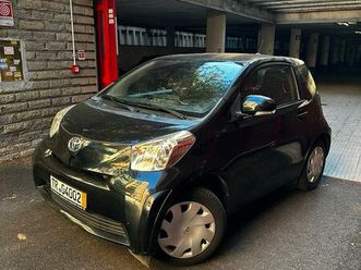 toyota iq adatta a neopatentati