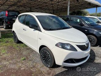 lancia ypsilon 1.0 firefly 5 porte s&s hybrid...