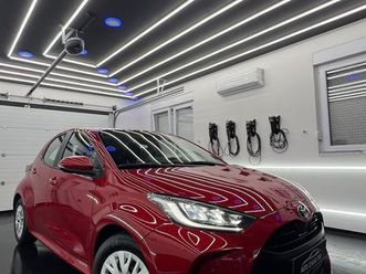 toyota yaris 1,5 automatik hibrid, 2023 god.