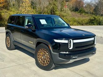 2023 rivian r1s adventure large pack quad motor w/ black rhino whe
