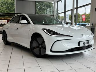 2025 - 300kw long range 100kwh 5dr auto