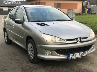 peugeot 206 1,4 16v servisovaný vůz
