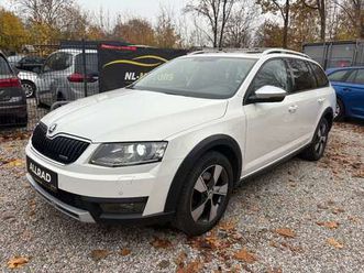 skoda octavia combi 2,0 tdi 4x4 scout dsg *navi* *r-kamera* *panorama* *ahk*
