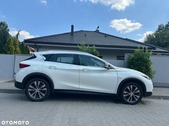 infiniti qx30 2.0t luxe tech awd 7dct