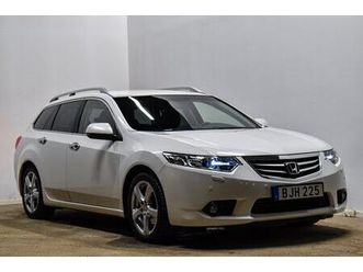 tourer 2.0 i-vtec elegance motorvärmare pdc