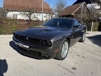 dodge challenger r t 5.7 v8 hemi
