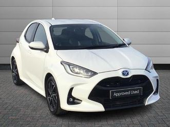 toyota yaris design hatchback's 1.5 vvt-h design e-cvt euro 6 (start/stop) 5dr