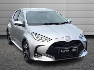 toyota yaris design hatchback's 1.5 vvt-h design e-cvt euro 6 (start/stop) 5dr