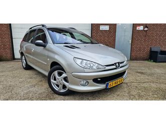 peugeot 206 sw - 1.6-16v xs-line in een hele nette staat verkerende peugeot 206 1.6 16v xs sw airco, lm velgen, trekhaak, 1