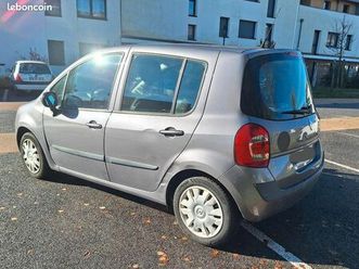 modus essence année 09/2009 - 35178 km - contrôle technique ok - courroie de distribution faite ainsi que la révision. bon état général. direction assistée, cli