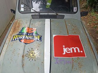 voiture renault 4l savane trophy