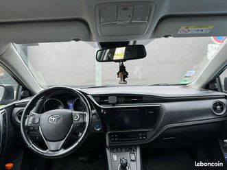 toyota auris touring sport