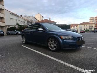 vends volvo c30 trés bon état. carnet d'entretient + factures à jour