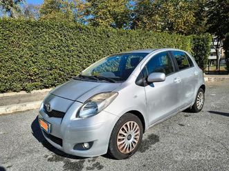 TOYOTA YARIS toyota-yaris-1-3-benzina-5-porte-cambio-automatico