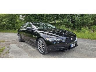 jaguar xe jaguar xf 35t awd premium, 380 km, stan b.dobry.