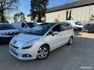 peugeot 5008 1.6 hdi115 allure 7places affichage tête haute toit panoramique sans adblue d'origine distribution récente aucun frais a prévoir garantie possible 