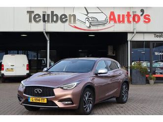 infiniti q30 - 1.6t premium tech navigatie, panoramadak, camera, cruise control, stoelverwarming, bose so