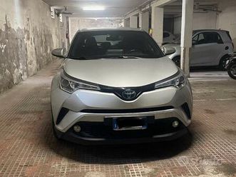 toyota ch-r in perfette condizioni