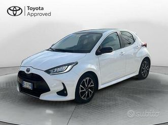 toyota yaris 1.5 hybrid 5 porte lounge