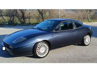 1998 fiat coupe bleu manuel, 5 vitesses conduite à gauche...