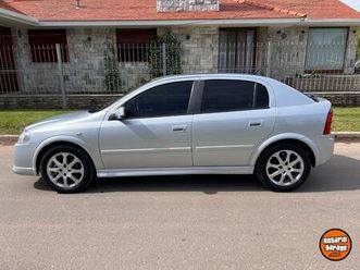 astra 2010 gls único