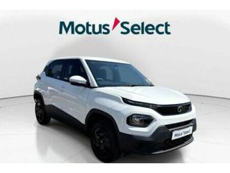 2025 tata punch 1.2 adventure+