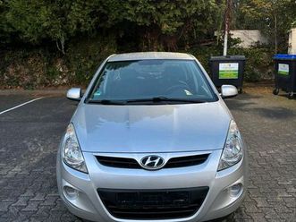 hyundai i20 mit gasanlage sehr sparsam ideales auto für anf