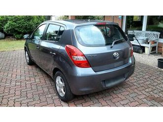 hyundai i20 1.2 edition 20, klima, wenig km, ganzjahresreifen