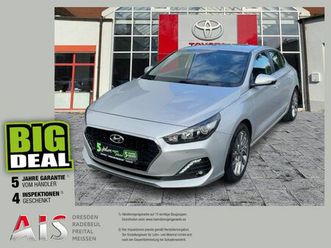 hyundai i30 fastback 1.4 t-gdi premium ahk*navi*kam*dab