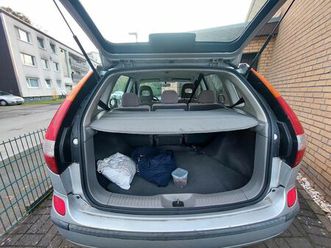 reduziertnissan almera tino 146,5 tkm 1,8 benzin, 114 ps bj 2001