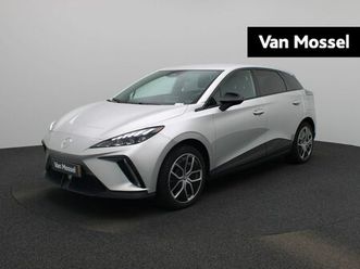 mg mg4 - long range 64kwh luxury | navi | 360 camera | led koplampen | apple carplay | keyless entr