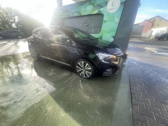 clio 5 initial paris