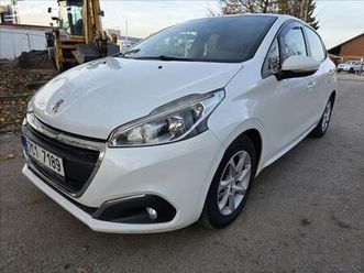 peugeot 208 1,2 60kw automat klima tempoma
