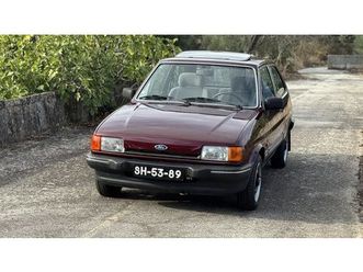 1988 ford fiesta rouge foncé manuel, 5 vitesses conduite...