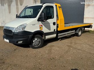 iveco poids lourds depanneuse porte voiture 3 l 50c15 plateau basculant coulissant fiault du 12/2012 clim / regulateur 207 000 kms d'origine carnet entretien mi