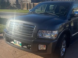 immaculate florida infiniti 2004qx 56. 90,000 km