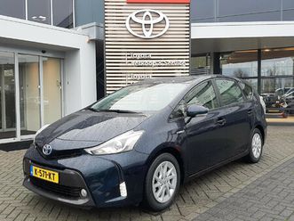 toyota prius + 1.8 dynamic
