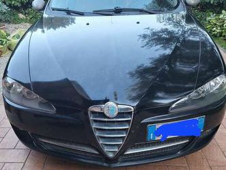 5p 1.6 ts 16v distinctive c/esp 120cv