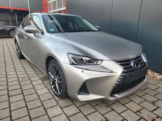 lexus is 300h hybrid