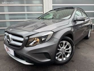 mercedes gla 200 d 136ch intuition bva 7g-dct / toit ouvrant / semi cuir / camera / park assist / gps